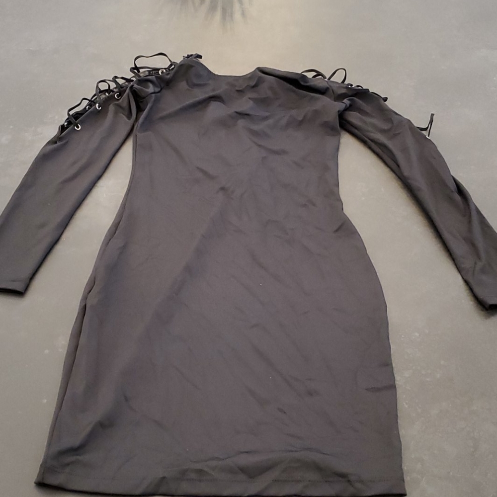 Dress - Picture 3 of 4